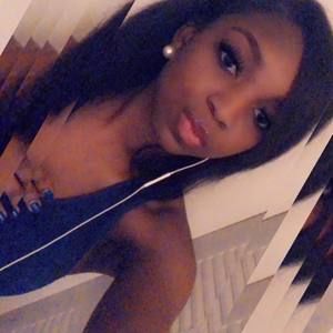 Meet your Posher, Dee